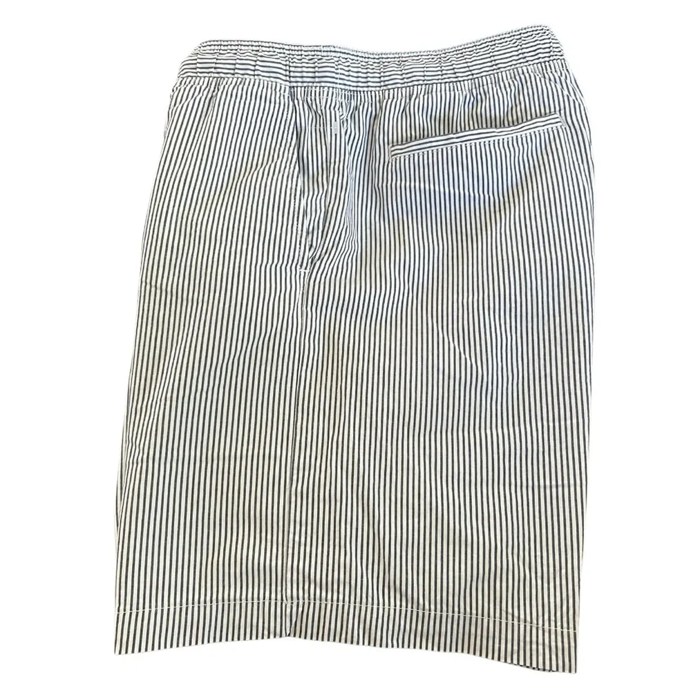 BANANA REPUBLIC DECK SHORTS 🩳 Men's White and Black Striped Board Shorts